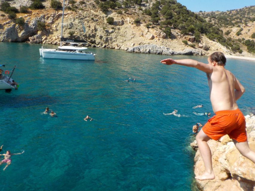 Naxos: Luxury Catamaran Day Trip with Lunch and Drinks - What the seven hours really mean