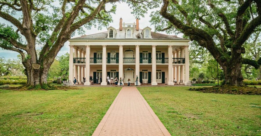 New Orleans: Oak Alley Plantation and Swamp Cruise Day Trip - Key points to know before booking
