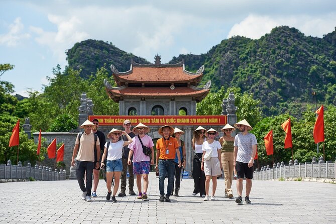 Ninh Binh Day Trip: Hoa Lu-Trang An/Tam Coc-Mua Cave-Cycling-Boat - Why this Ninh Binh day trip works