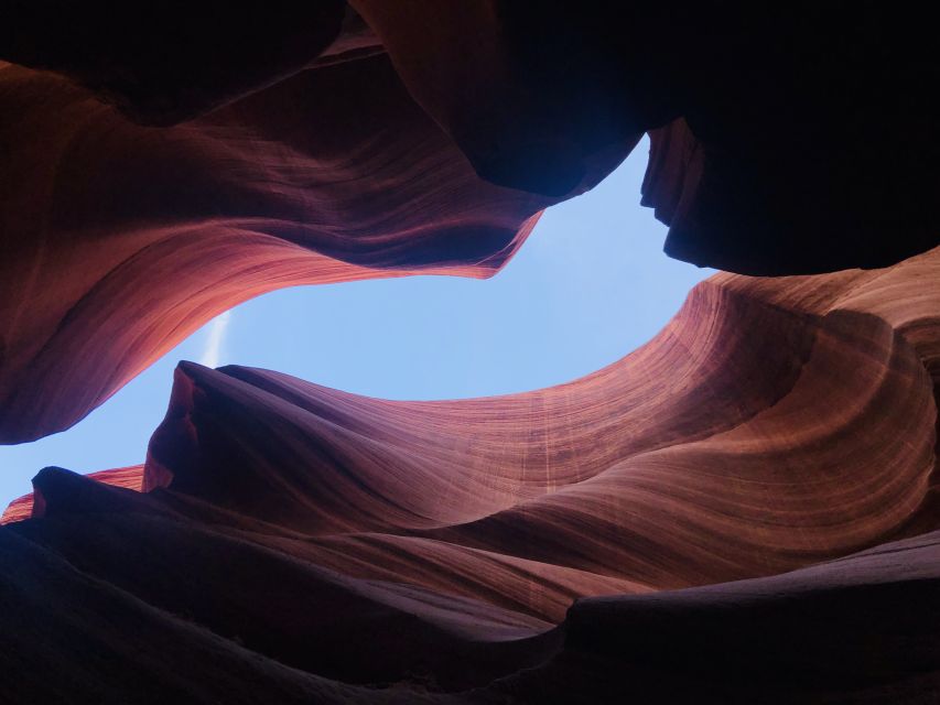 Page: Upper & Lower Antelope Canyon Combo Day Trip - Why the Navajo guides matter