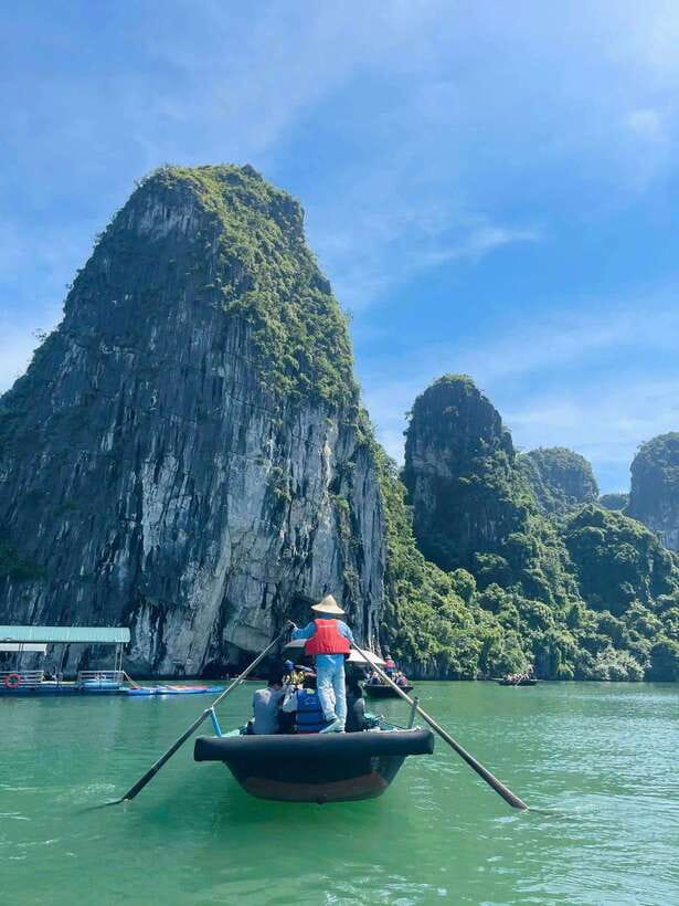 Pamela Cruise: HaLong Bay day trip with Lunch & Activities - What the crew adds to the day