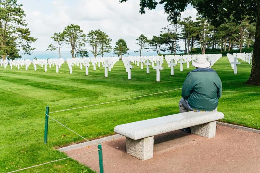 Paris: Normandy D-Day Sites Guided Day Trip with Lunch - A Norman lunch at Grandcamp-Maisy