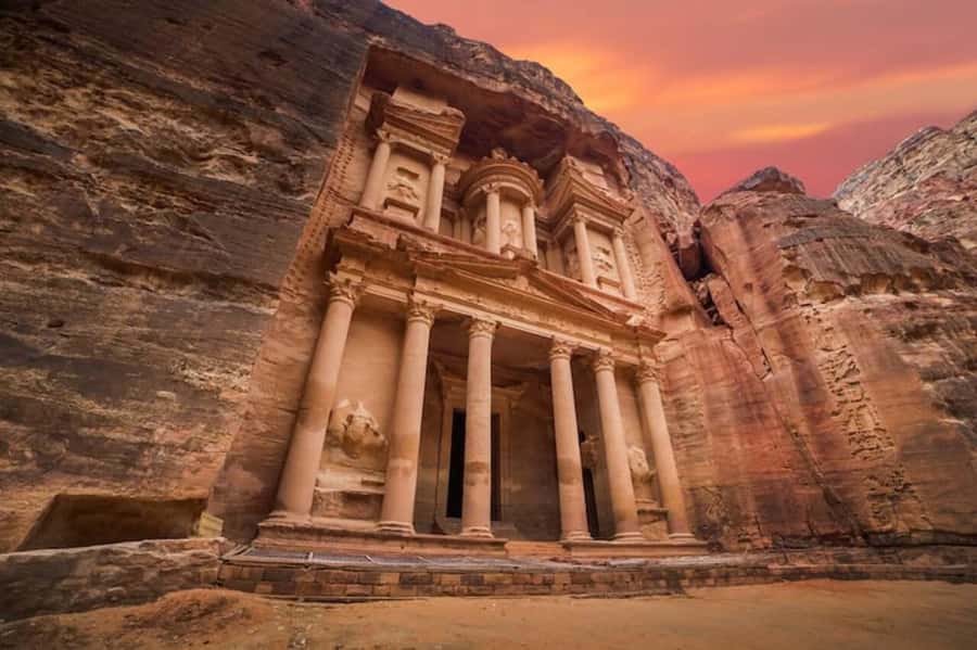 Petra & Wadi Rum: Full Day Private Tour with Hotel Pickup - Key points to know before booking