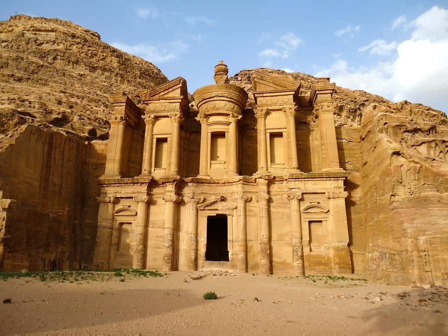 Petra & Wadi Rum: Full Day Private Tour with Hotel Pickup - Wadi Rum by 4x4, tea, and sunset