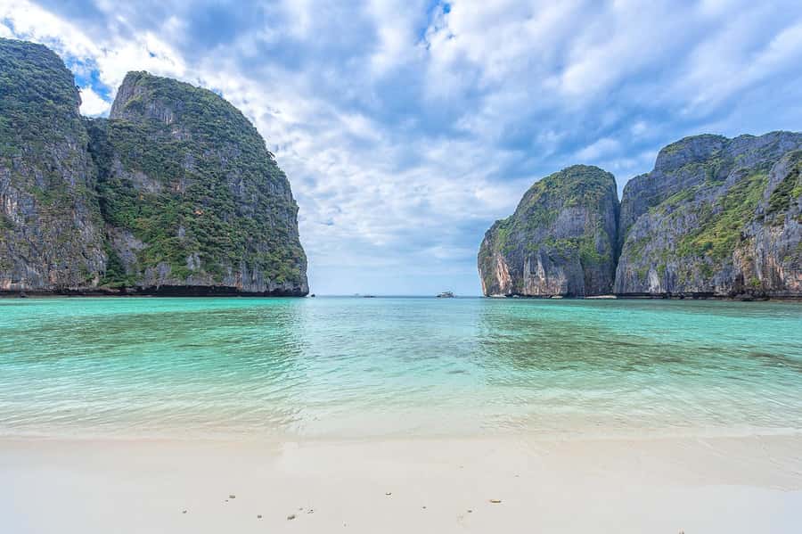 Phuket: Maya Bay, Phi Phi, Green, and Khai Islands Day Trip - Monkey Beach and the limits of the wildlife stop