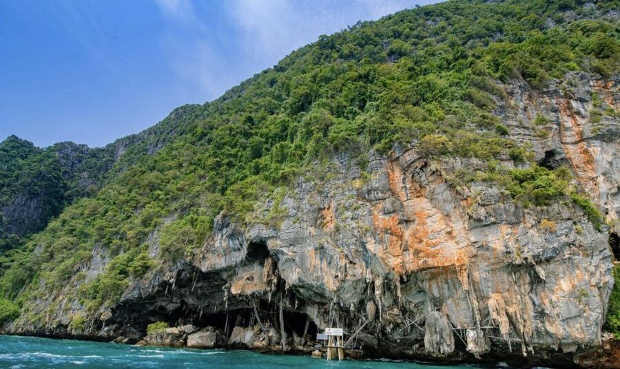 Phuket: Phi Phi Islands and Maya Bay Day Trip with Lunch - Khai Island: the longest water break
