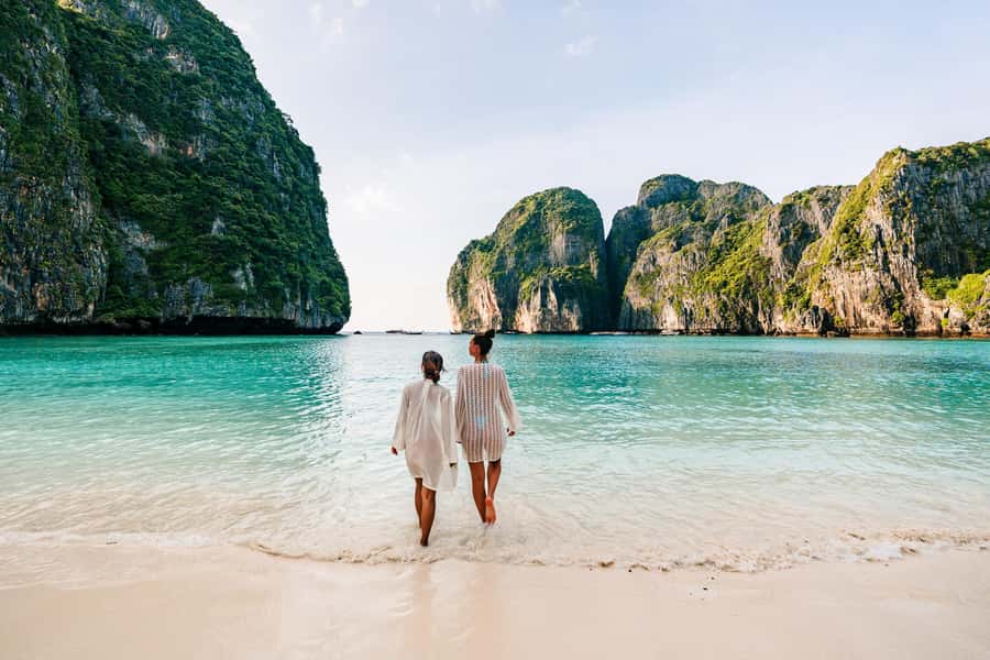 Phuket: Phi Phi Islands Day-Trip by Speed Catamaran - Phuket pickup and the run to the pier