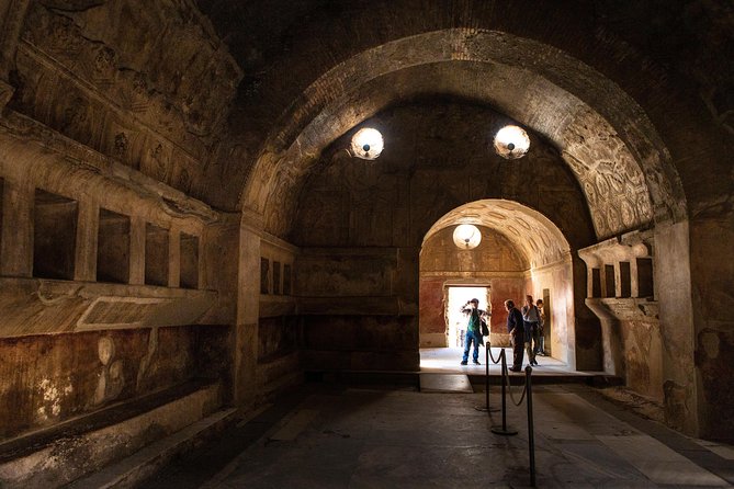 Pompeii & Mt.Vesuvius Day Tour from Naples with Pizza Lunch - Who should book this Naples day trip?