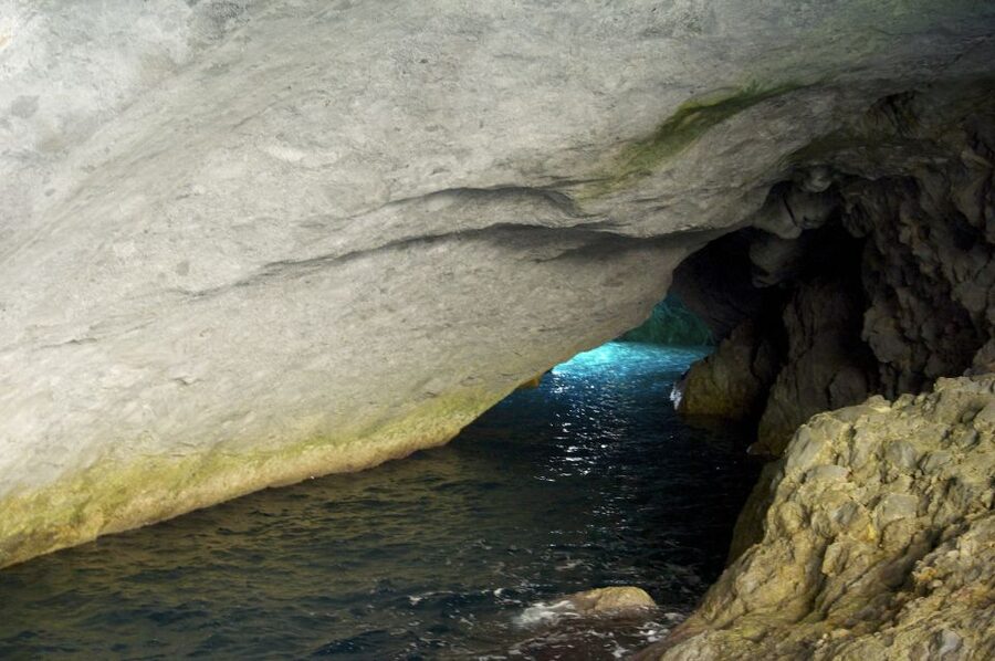 Ponza Island: Day Trip from Anzio with 5 Hour Boat Excursion - What to Pack for the Full 10 Hours