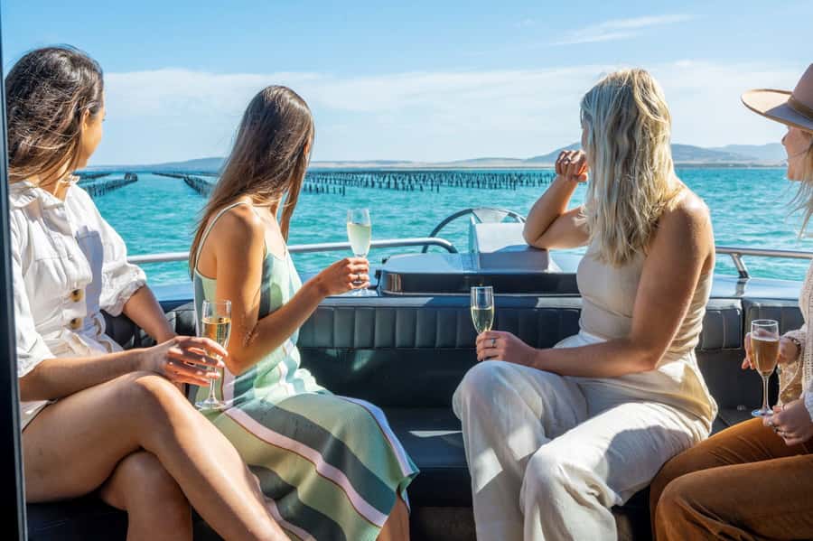Port Lincoln: Coffin Bay Seafood, Wine, and Nature Day Trip - The guides are part of the experience