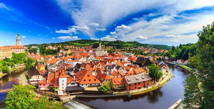 Prague: Cesky Krumlov Private Day Tour - Why Cesky Krumlov earns the long ride from Prague