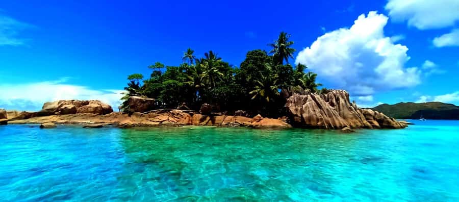 Praslin: Curieuse & St Pierre Island Day Trip with Barbecue - Doctor’s House and the story of Curieuse