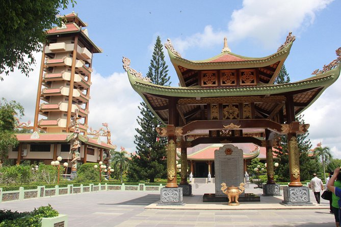 Private Cu Chi - Ben Duoc Tunnels & Liberated Area (Day Trip) - What the $135 price includes
