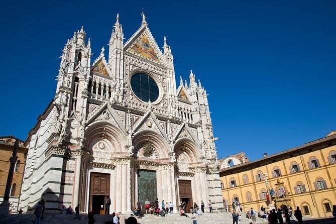 Private day trip to Siena, San Gimignano, Chianti and Pisa, from Florence - A big Tuscan circuit from your Florence hotel
