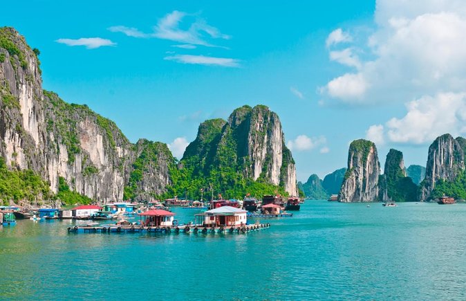 Private Ha Long bay day trip(From Hanoi city or Halong harbour) - The long road from Hanoi to Ha Long Bay