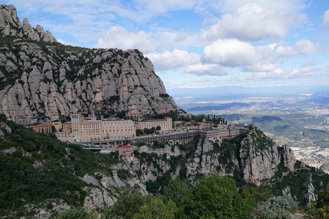 Private Montserrat with Lunch and Wine Tasting from Barcelona - Choosing your Montserrat walk