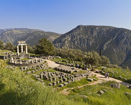 Private Tour: Delphi Day Trip from Athens Including wonderful local Lunch - Why the Delphi museum completes the visit