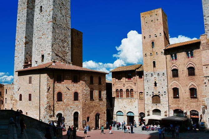 Private Tuscany Tour: Siena, San Gimignano and Chianti Day Trip - Siena and the wide curve of Piazza del Campo