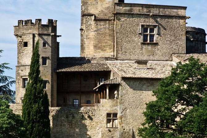 Provence Wineries and Luberon Villages Day Trip from Aix-en-Provence - Aix-en-Provence and the midday pause