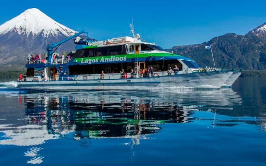 Puerto Varas: Peulla Day Trip - Petrohué Falls and the bright water of the river