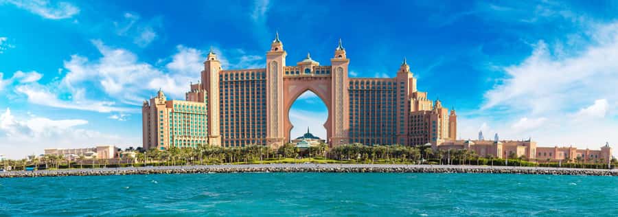 Ras Al Khaimah: Dubai Private Day Trip with Hotel Pickup - Gold and Spice Souks, with a note about shopping