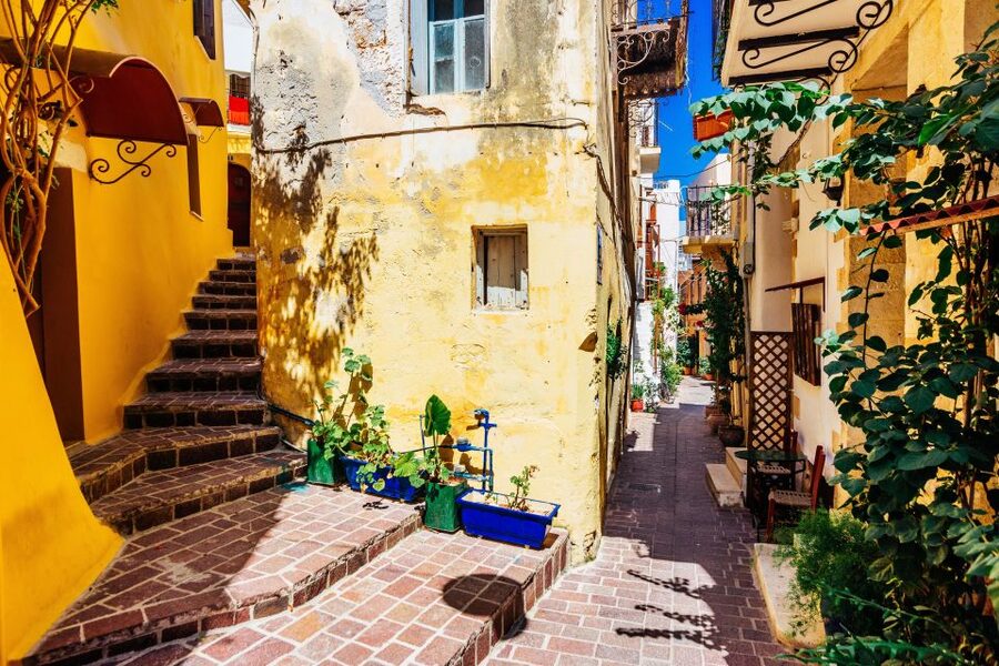 Rethymno: Full or Half-Day Trip to Chania with Audio Guide - Walking the old town and Venetian harbor