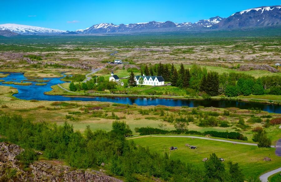 Reykjavik: Golden Circle Day Trip with Blue Lagoon Transfer - Food, clothing, and the long-day reality
