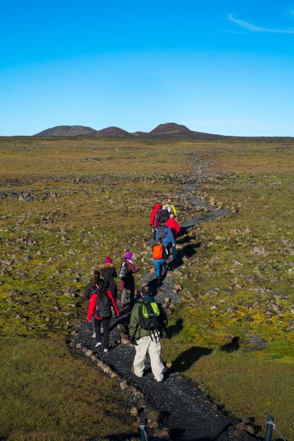 Reykjavik: Thrihnukagigur Volcano Guided Hiking Day Trip - Crossing the lava field on foot