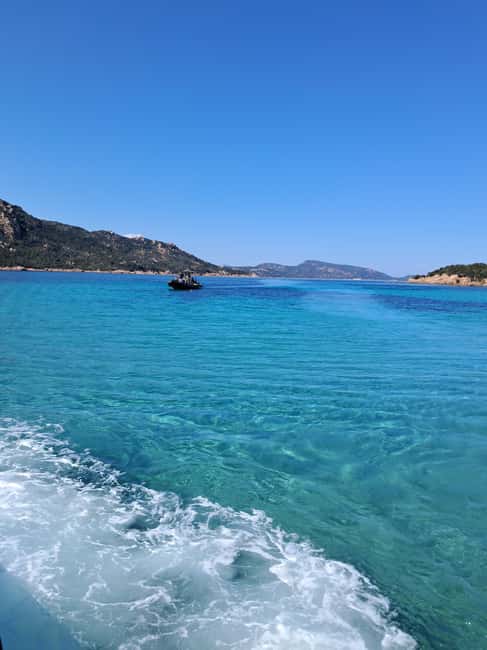Santa-Giulia: Half-day trip to the Lavezzi Islands - Passing Cavallo and its private villas