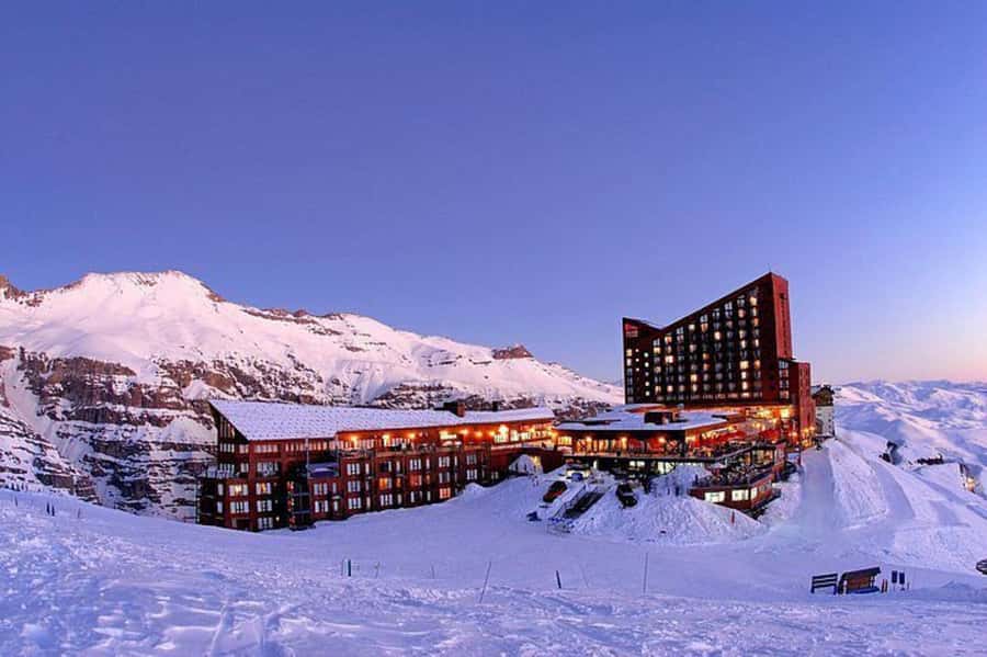 Santiago: Valle Nevado Ski Day Trip with Hotel Transfers - The early road to the Andes