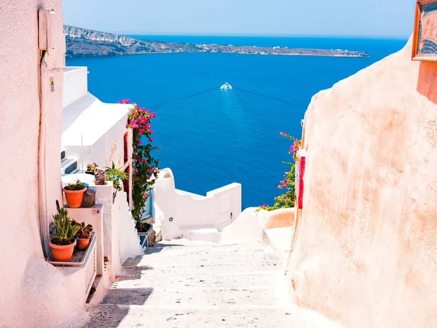 Santorini Guided Day Trip From Crete with Ferry Tickets - Should you add the volcano and hot springs boat?