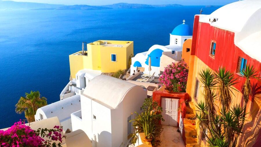 Santorini Guided Day Trip From Crete with Ferry Tickets - Guides make the bus time useful