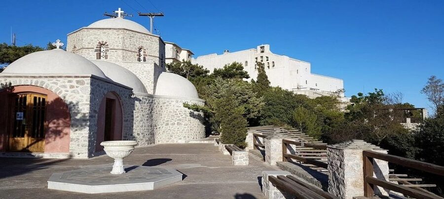 Santorini: Guided Island Day Trip with Beach Visit - A full Santorini day without the transport puzzle