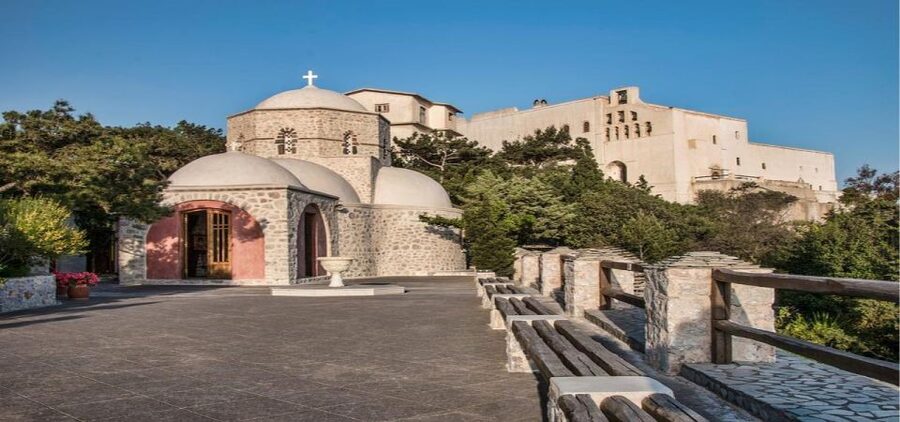 Santorini: Guided Island Day Trip with Beach Visit - Akrotiri: the day’s strongest historical stop