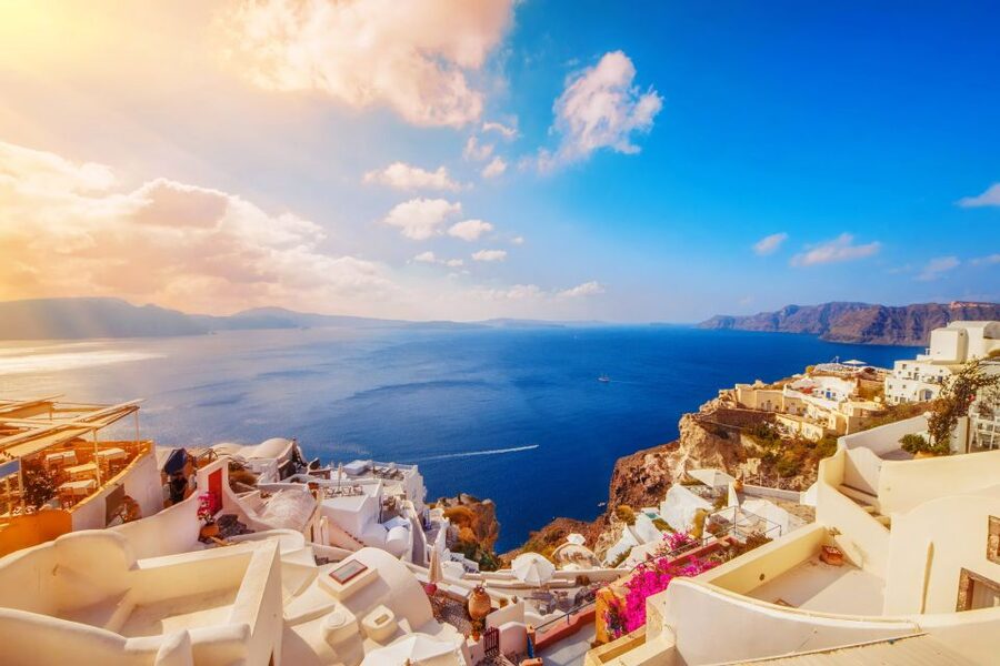 Santorini: Guided Island Day Trip with Beach Visit - Oia: save your energy for the final view