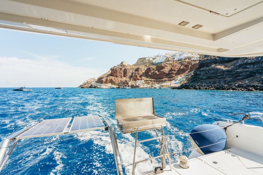 Santorini: Luxury Catamaran Day Trip with Meal and Open Bar - Morning or sunset: which departure suits you?