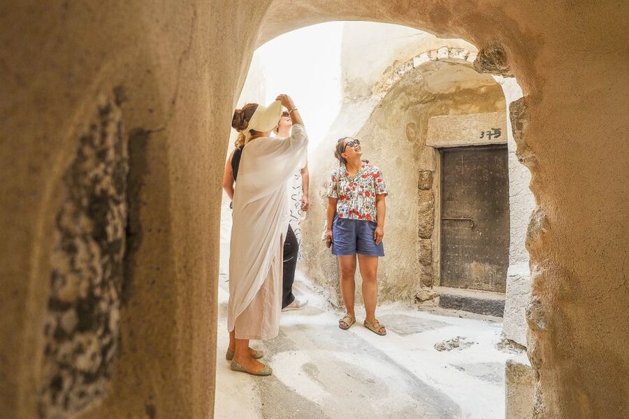 Santorini: Top Sights Day Trip, Wine Tasting, & Oia Sunset - Emporio and its medieval fortress