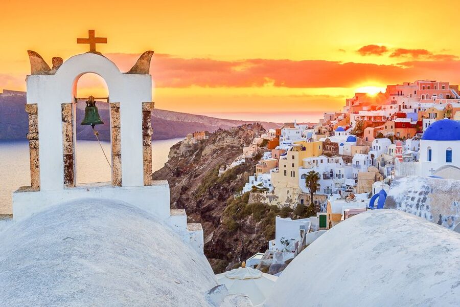 Santorini: Top Sights Day Trip, Wine Tasting, & Oia Sunset - Hotel pickup and the comfortable coach ride