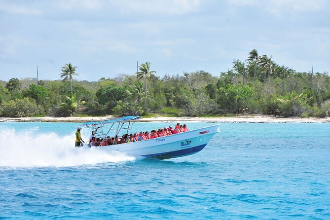 Saona Island Day Trip From Punta Cana with Lunch and Open Bar - Lunch and the meaning of open bar
