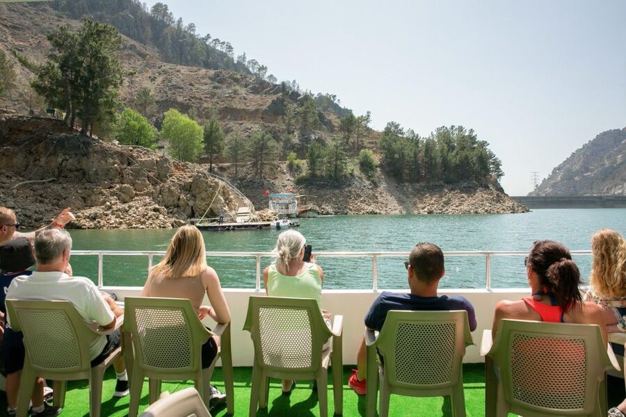 Side: Cabrio Bus and Boat Day Trip at the Green Lake - Lunch by the lake