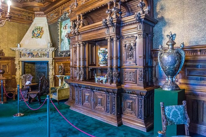Small-Group Day Trip to Dracula's Castle, Brasov and Peles Castle - Transport, comfort, and the long return