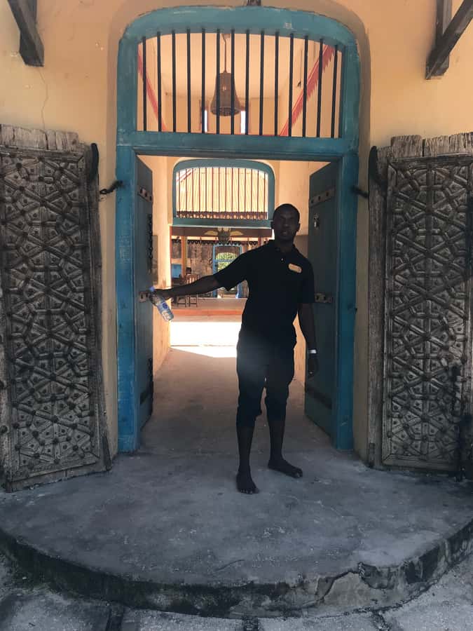 Stone Town: Stone Town and Prison Island Private Day Trip - A short break before the boat
