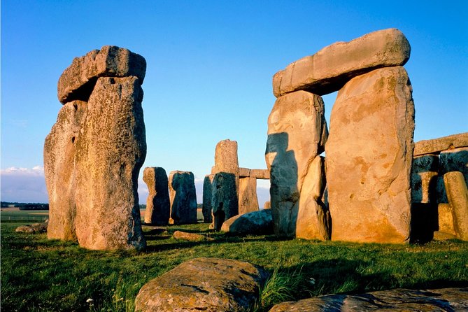 Stonehenge and Bath Day Trip from London with Optional Roman Baths Visit - Stonehenge: more than a photo stop