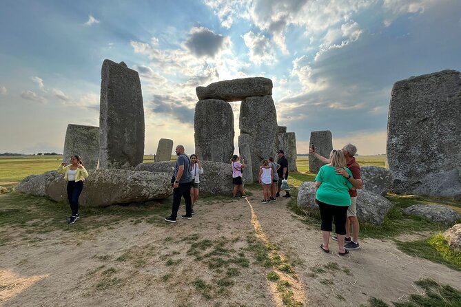 Stonehenge Inner Circle Private Tour from London with Bath Visit - The large-group question