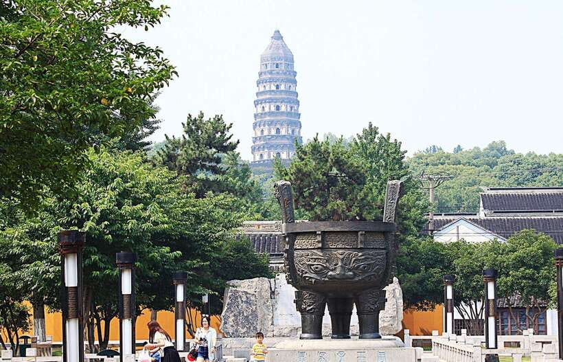 Suzhou Private Guided Day Trip from Shanghai by Bullet Train - Tiger Hill and the leaning pagoda