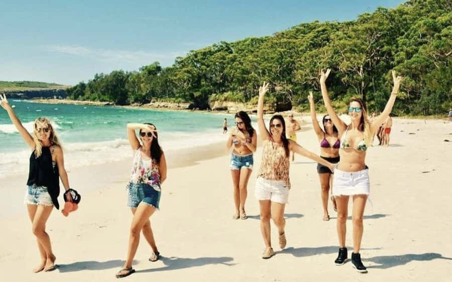 Sydney: Jervis Bay Day Trip with Dolphins, Roos & Beach Time - Hyams Beach delivers the classic Jervis Bay scene