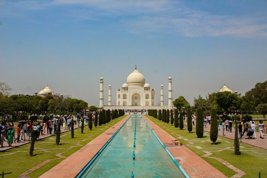 Taj Mahal & Agra Fort Private Tour with Lunch & Pickup - Entering the Taj Mahal