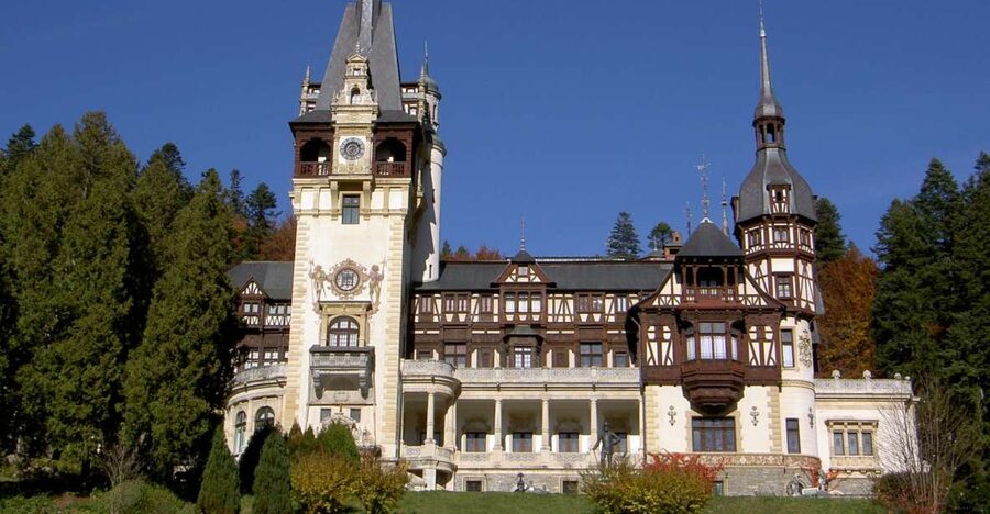 Transylvania: Cultural Full-Day Trip by Minivan - Lunch comes late, so plan a sensible snack