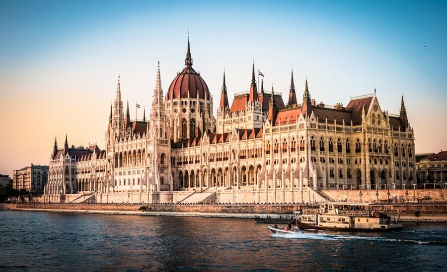 Vienna: Budapest Day Trip - Heroes’ Square and Vajdahunyad Castle