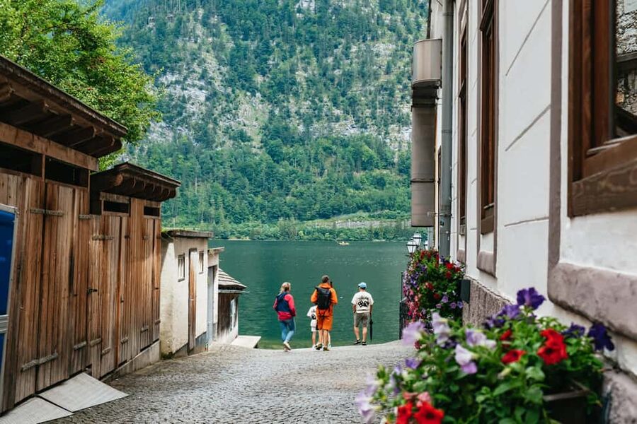 Vienna: Hallstatt Day Trip with Boat Ride Option - Who should book this Hallstatt day trip